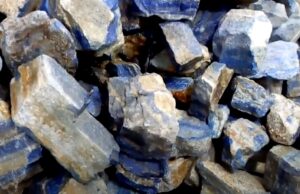 5 Lapis Lazuli Negative Effects: Is it Toxic and How to Prevent